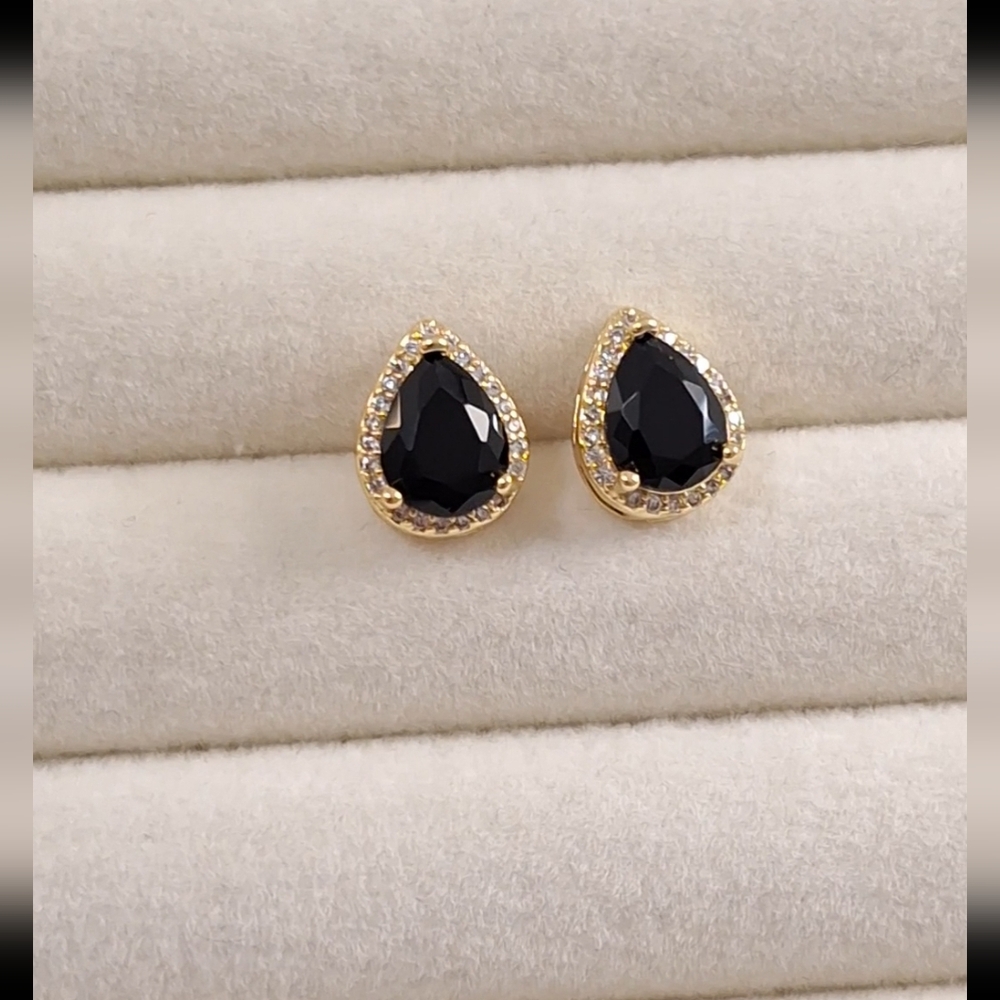 Black onyx diamond cut pearl shape stud earrings